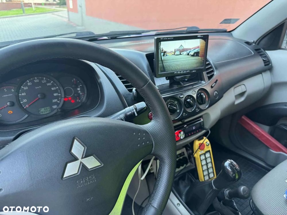 Mitsubishi L200 2.5 DID CC Invite SE - 11