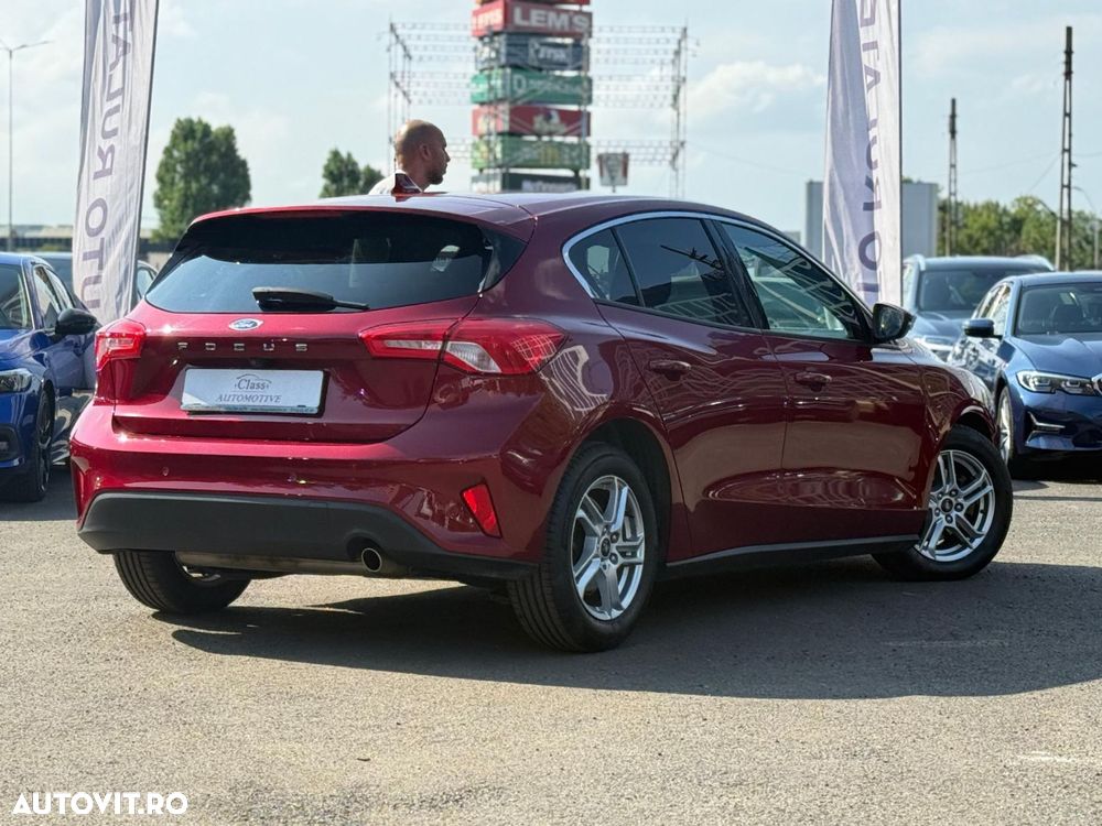 Ford Focus 1.0 EcoBoost Titanium - 9