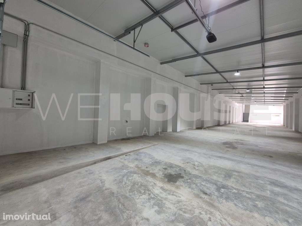 Armazém para Venda na Baixa da Banheira - Grande imagem: 2/17