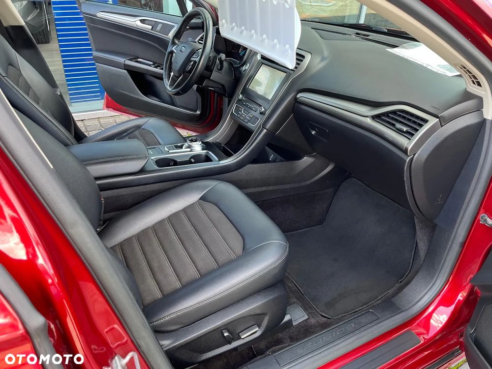 Ford Fusion - 19