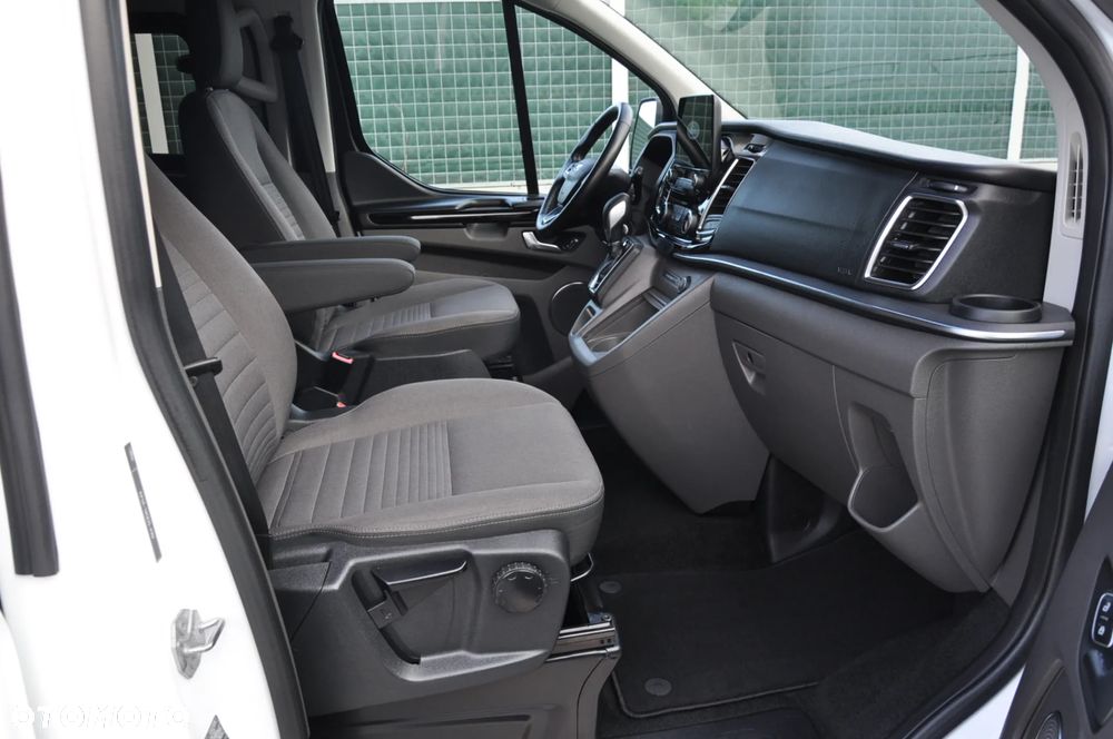 Ford Tourneo Custom - 10