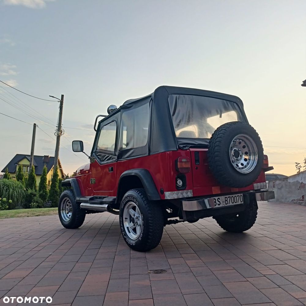Jeep Wrangler 2.5L - 8