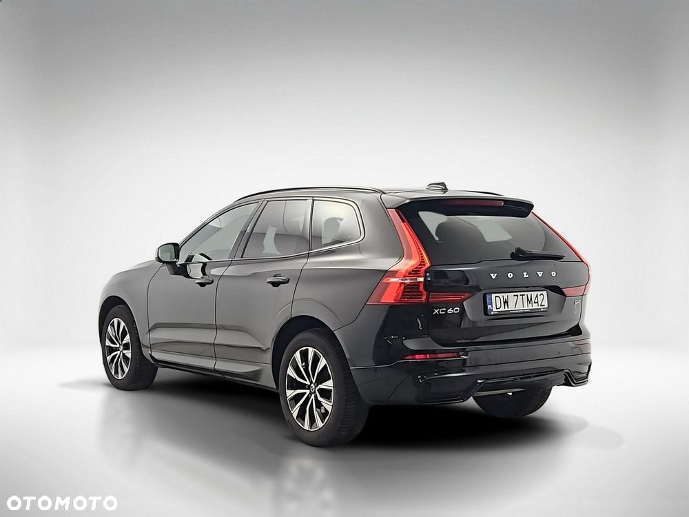 Volvo XC 60 B4 B Plus Dark - 3