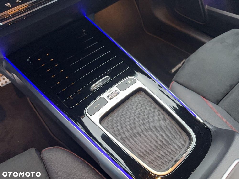 Mercedes-Benz GLB 200 AMG Line 7G-DCT - 17