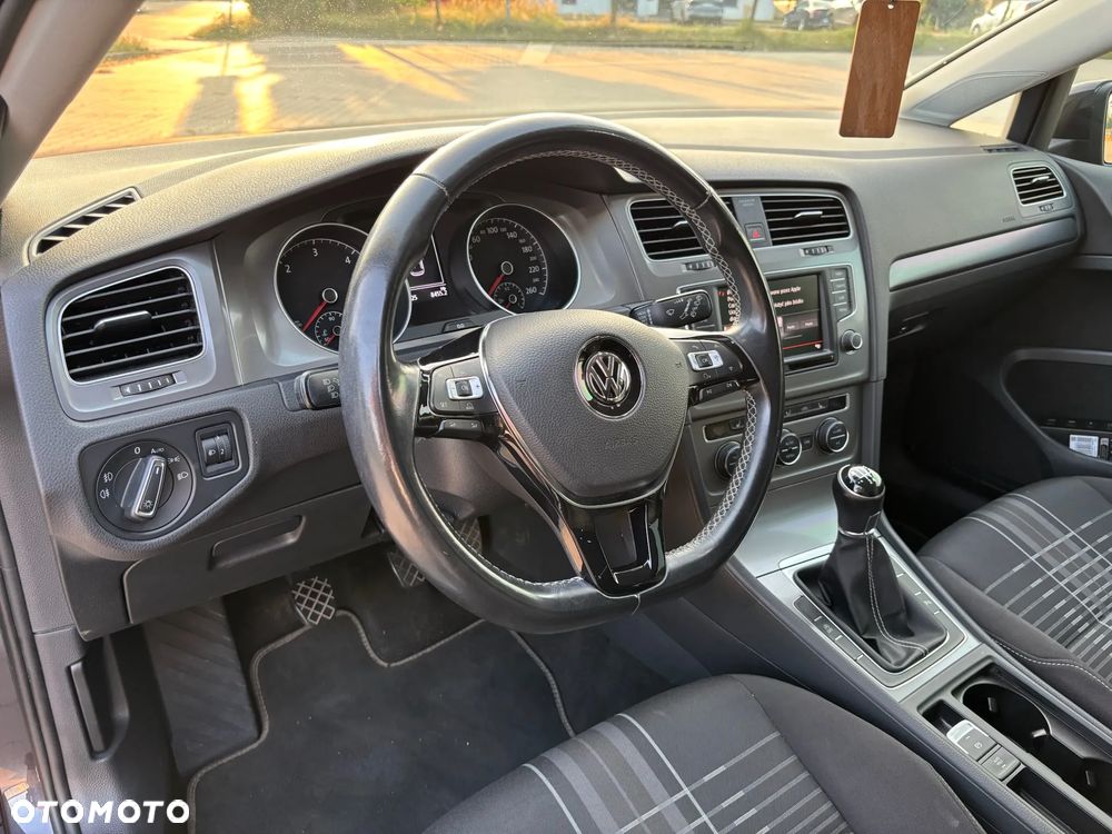 Volkswagen Golf 1.6 TDI BlueMotion Technology Lounge - 28