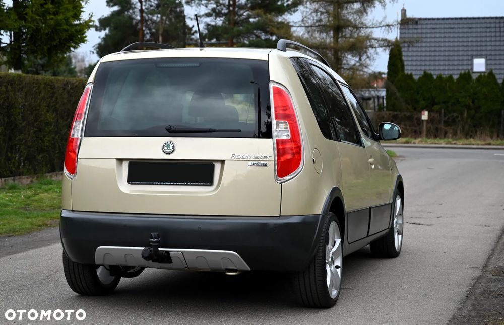 Skoda Roomster 1.2 TSI Scout PLUS EDITION - 23