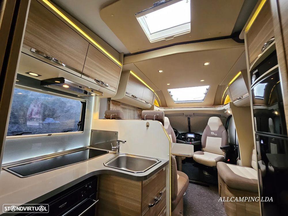 Adria Matrix M670SBC 50 YEARS 5 LUGARES DE LIVRETE CAMA CENTRAL + BASCULANTE - 55