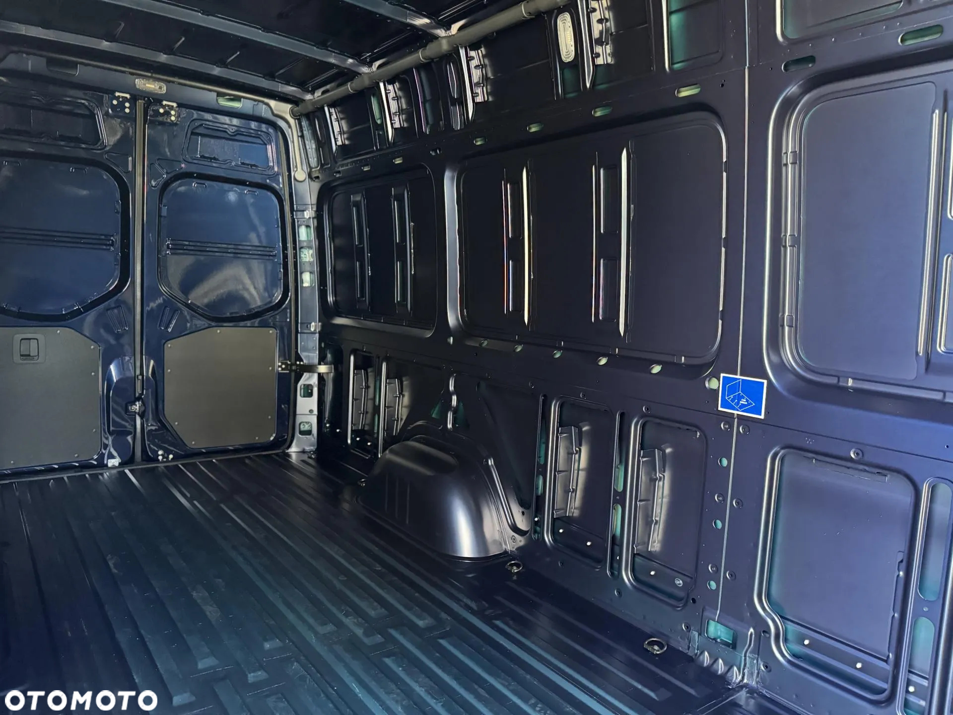 Mercedes-Benz Sprinter - 9