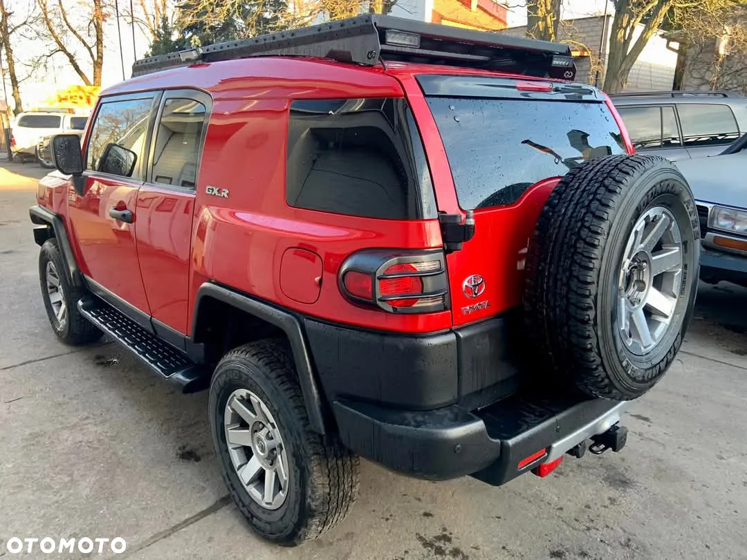 Toyota FJ Cruiser 4.0 4x4 - 12