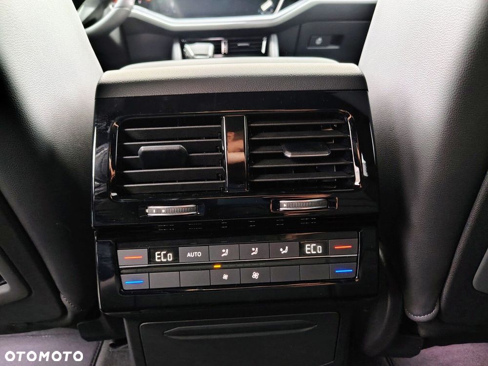 Volkswagen Touareg 3.0 V6 TDI 4Motion R-Line - 33