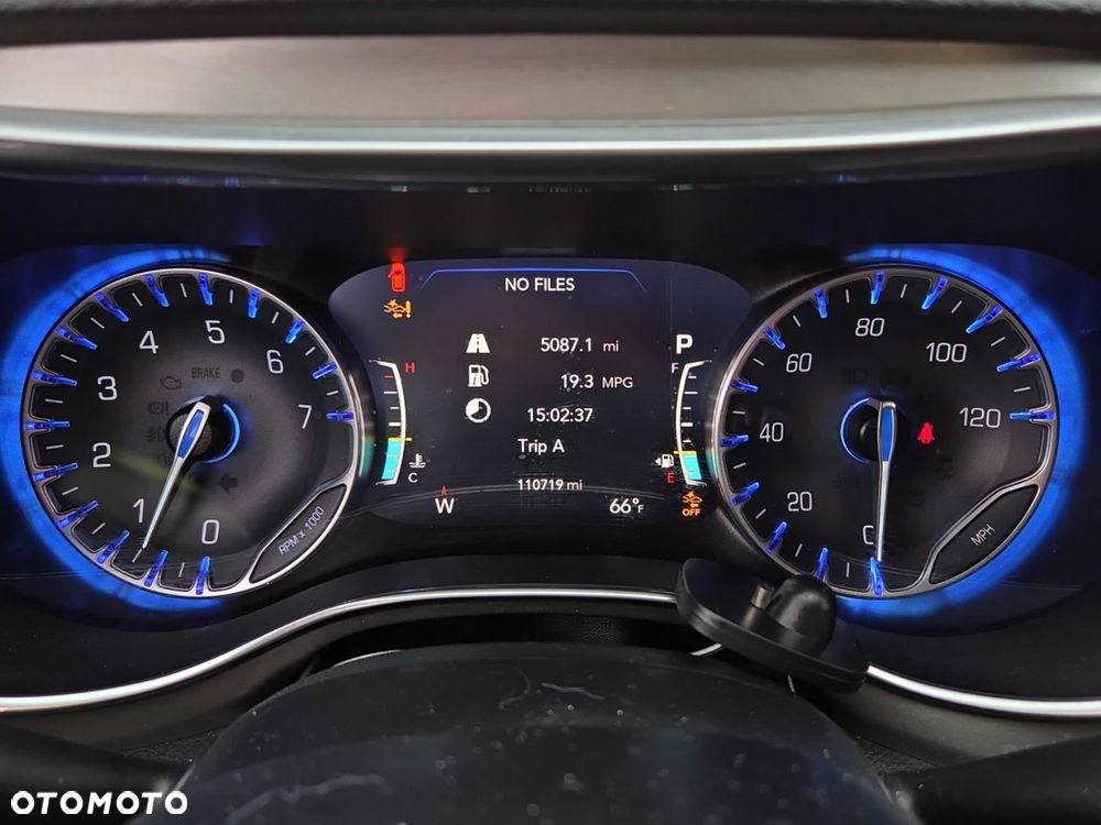 Chrysler Pacifica - 9