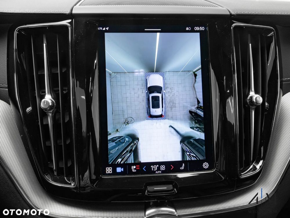 Volvo XC 60 B5 D AWD Ultimate Dark - 30