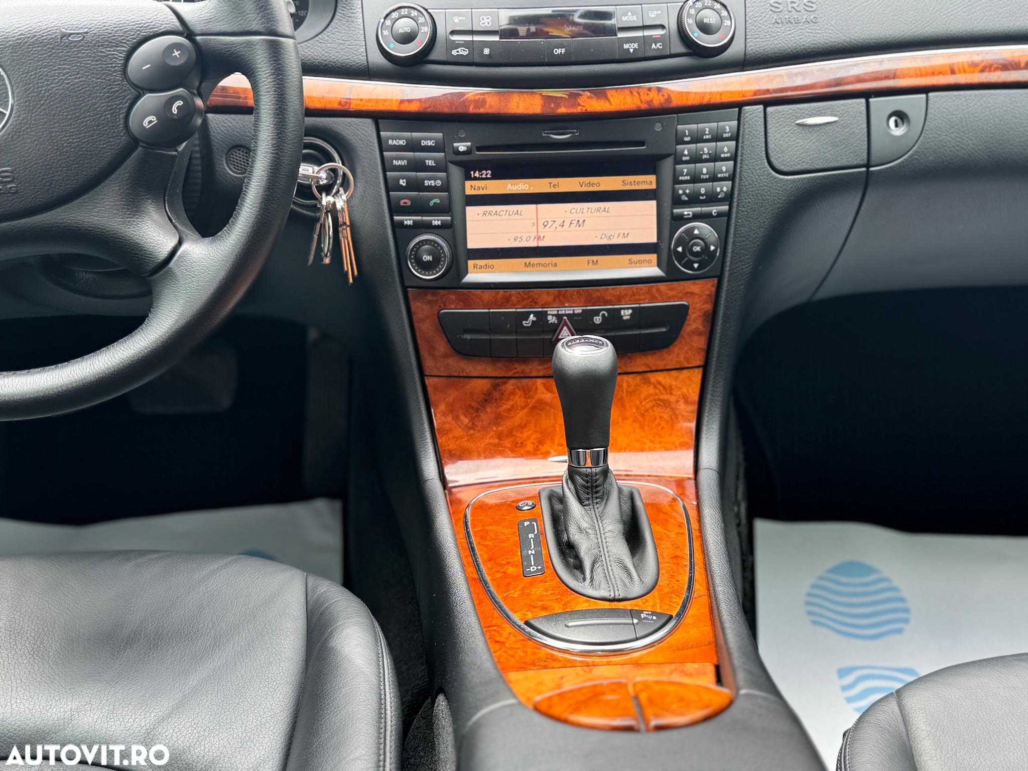 Mercedes-Benz E - 11
