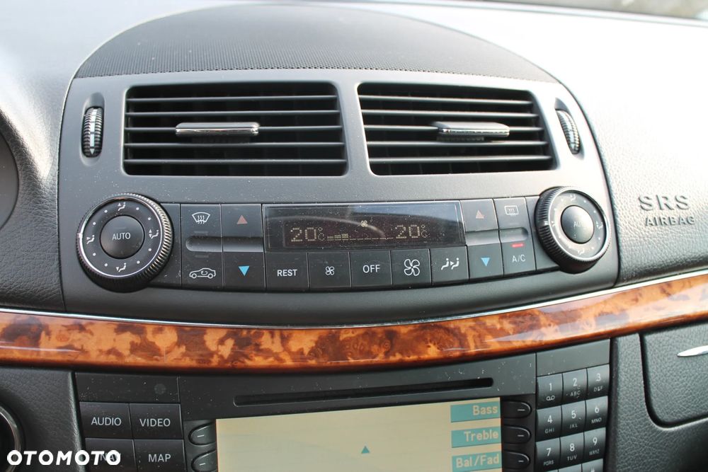Mercedes-Benz Klasa E 350 7G-TRONIC Avantgarde - 22