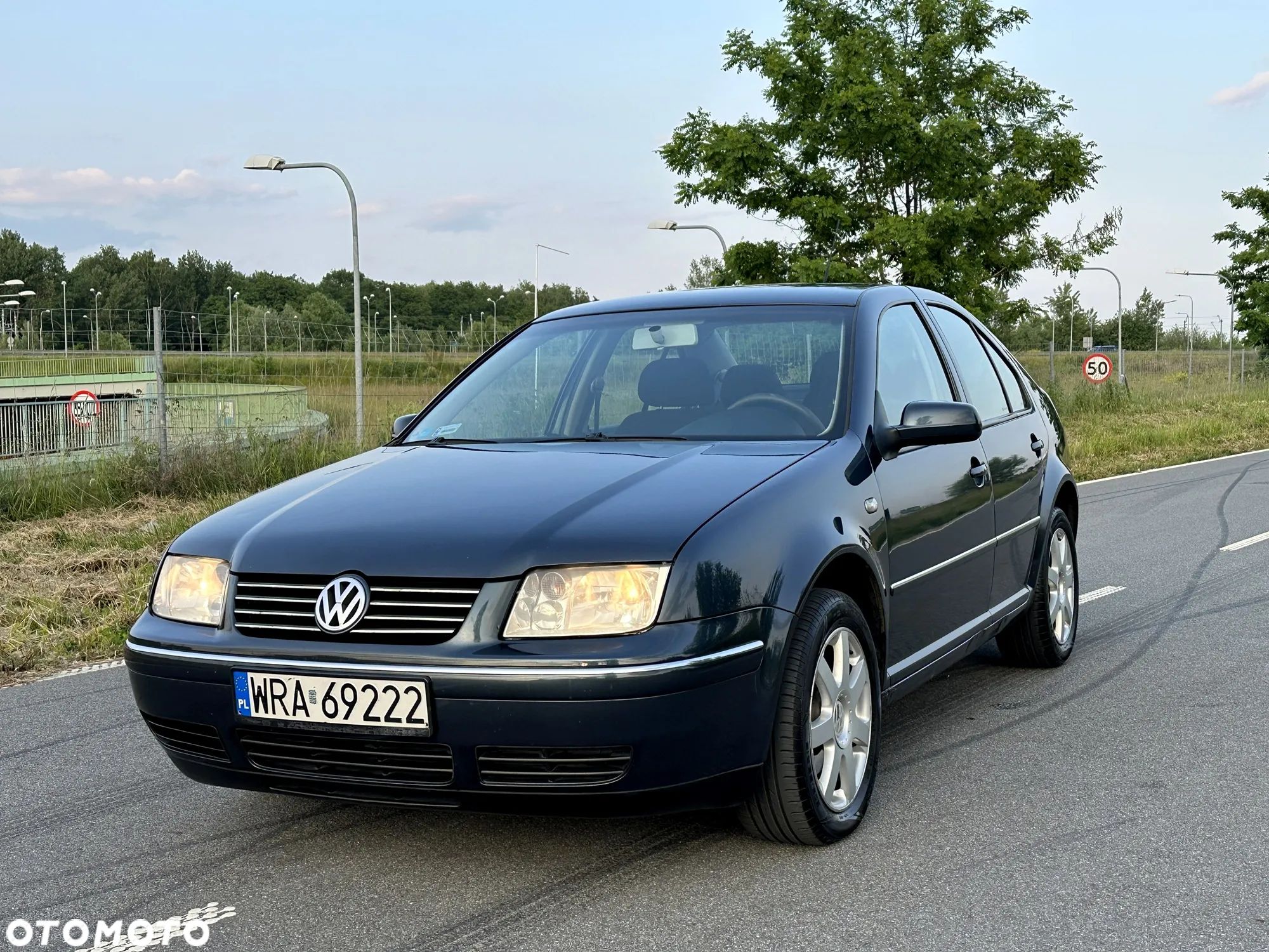 Volkswagen Bora Variant 1.9 TDI Highline - 1