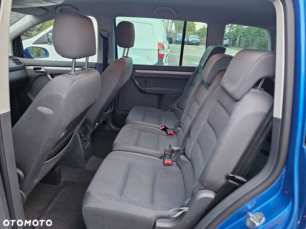 Volkswagen Touran - 27