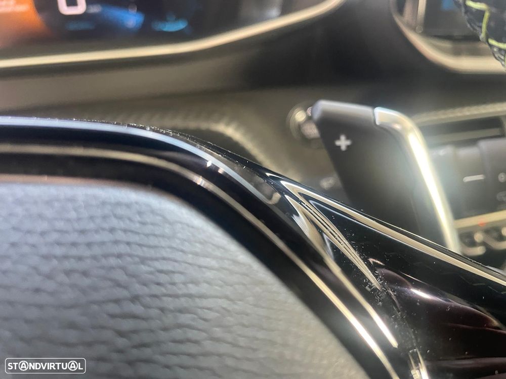 Peugeot 2008 PureTech 130 EAT8 GT Pack - 16