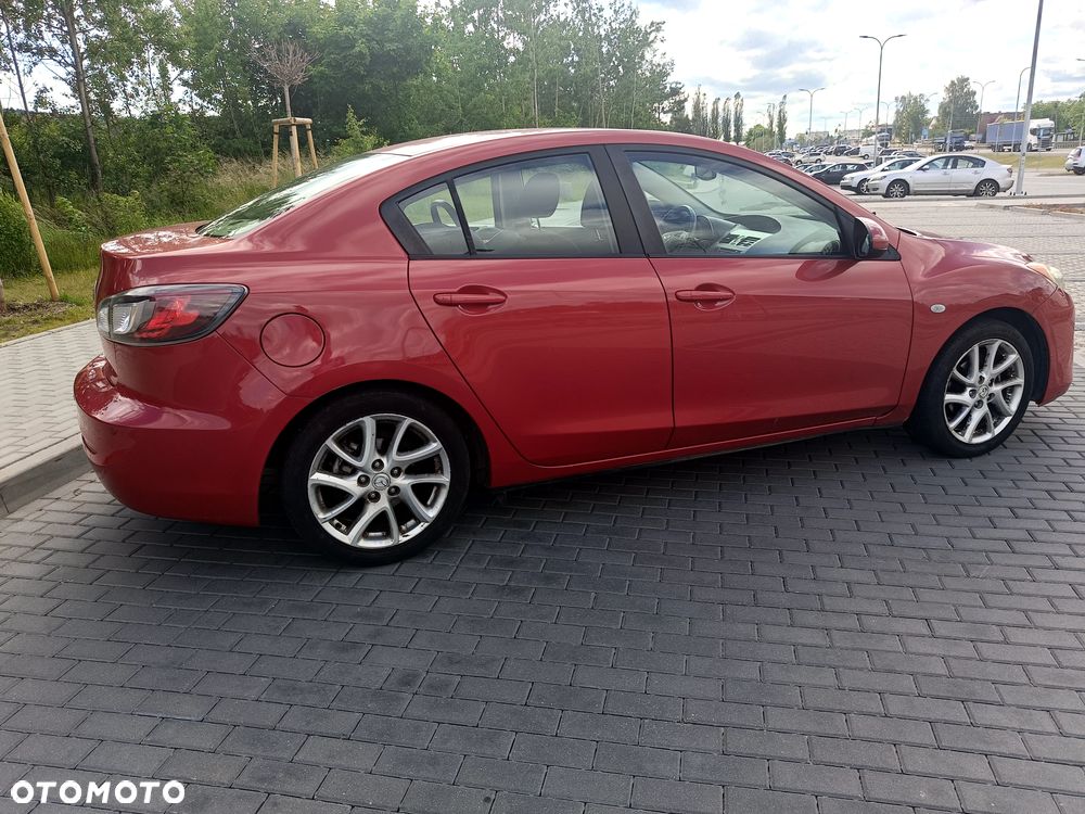 Mazda 3 1.6 Exclusive + - 4