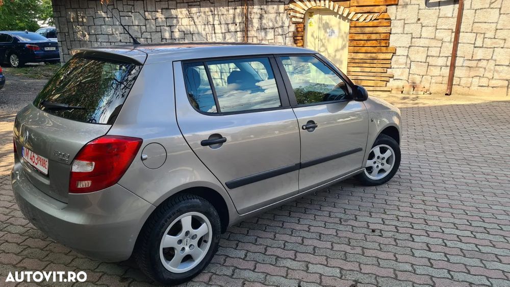 Skoda Fabia 1.4 16V Ambiente - 10