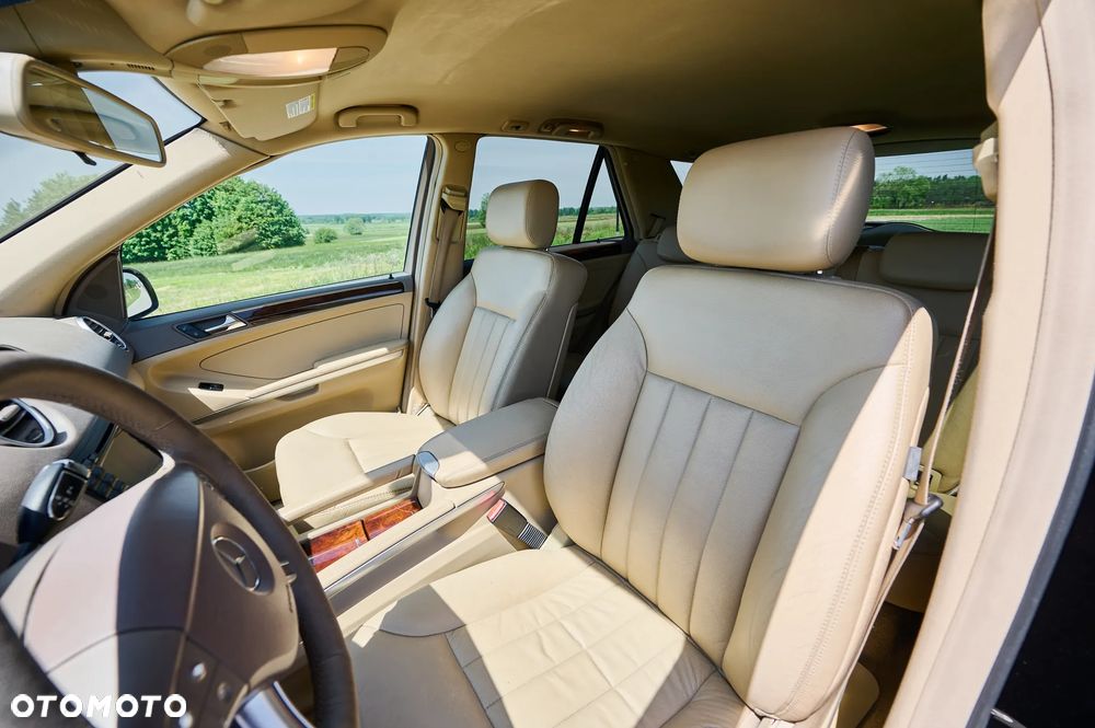 Mercedes-Benz ML - 12