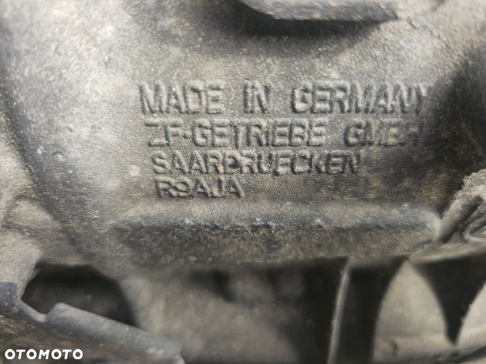 Land Rover Discovery 3.0D V6 HSE - 11