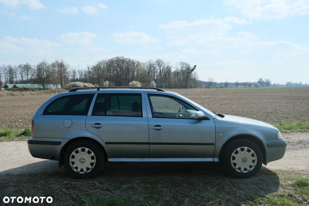 Skoda Octavia 1.6 Ambiente - 3