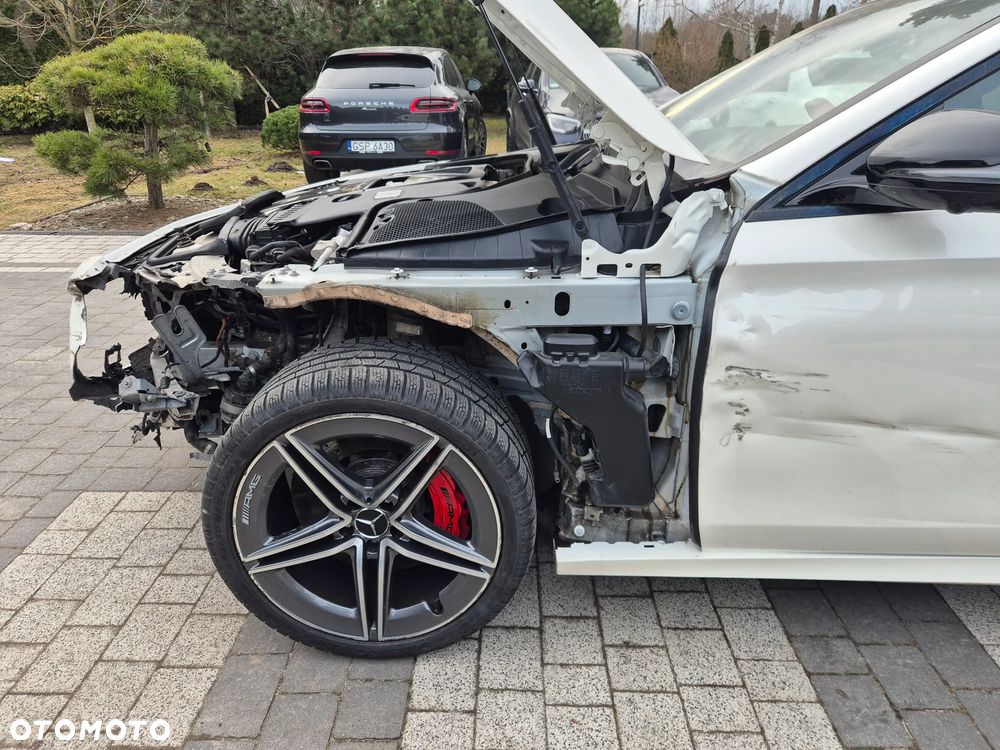 Mercedes-Benz Klasa E - 21