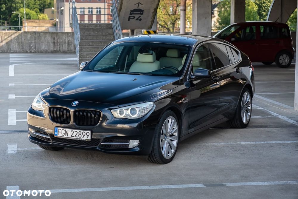 BMW 5GT - 1