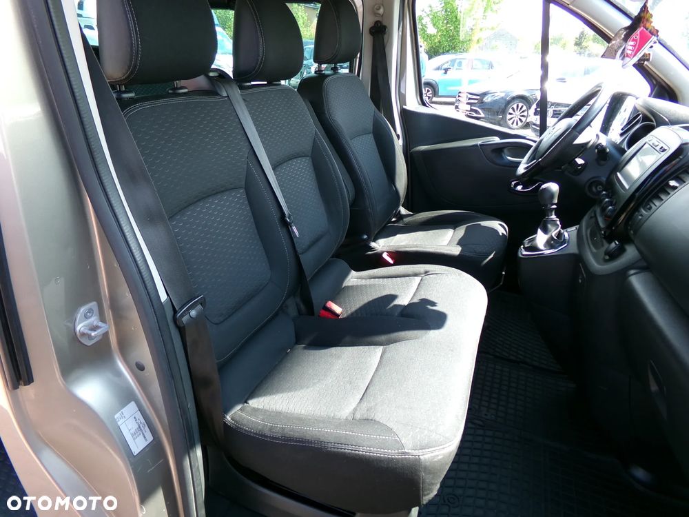Opel Vivaro - 10
