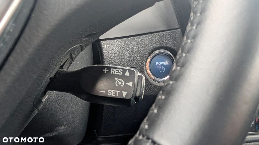 Toyota Auris 1.8 HSD Luna - 19