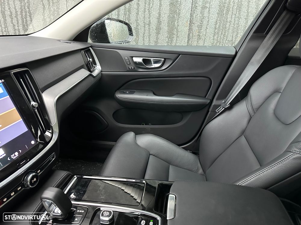 Volvo V60 2.0 T8 AWD TE Plus Dark - 5