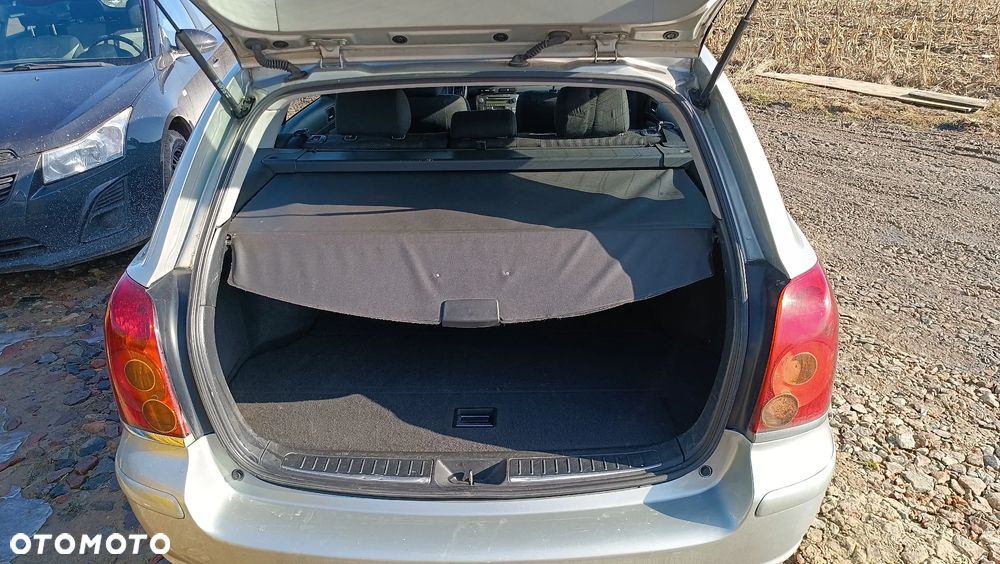 Toyota Avensis 2.0 D-4D - 4