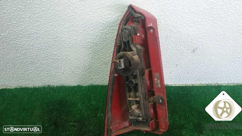 FAROLIM TRASEIRO DIREITO FORD FOCUS TURNIER 2002 - 3