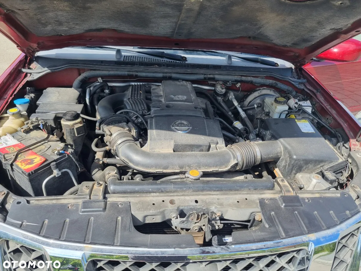 Nissan Pathfinder 4.0 V6 LE - 14