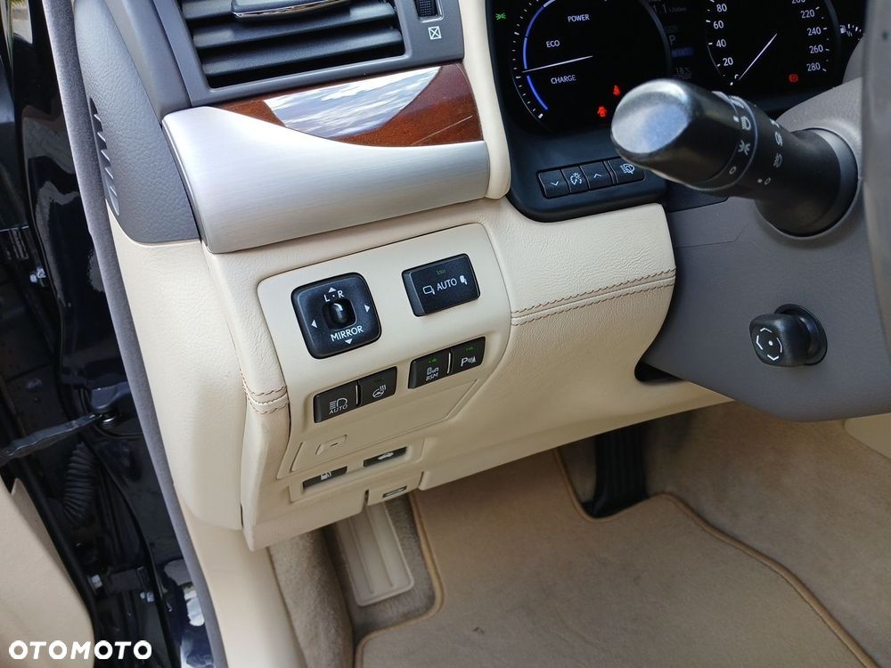 Lexus LS - 15
