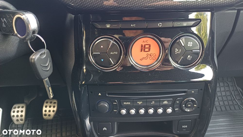 Citroën DS3 1.6 THP Ultra Prestige - 24