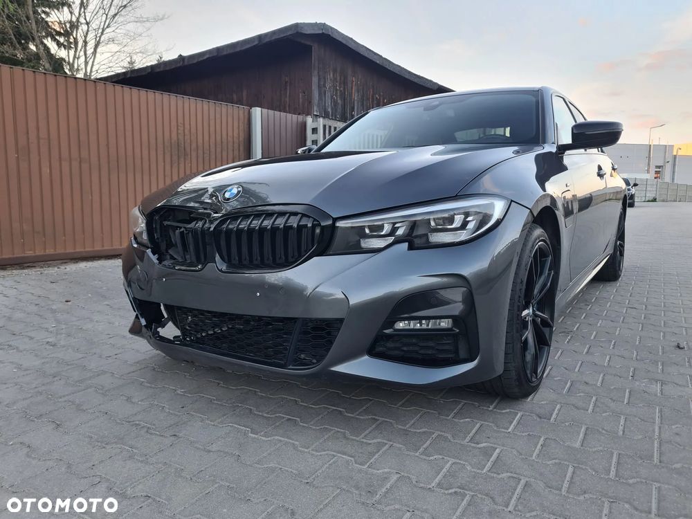 BMW Seria 3 330e M Sport - 11
