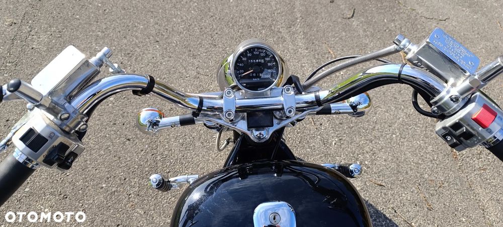 Suzuki Intruder - 4