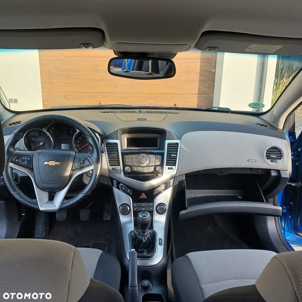 Chevrolet Cruze - 8
