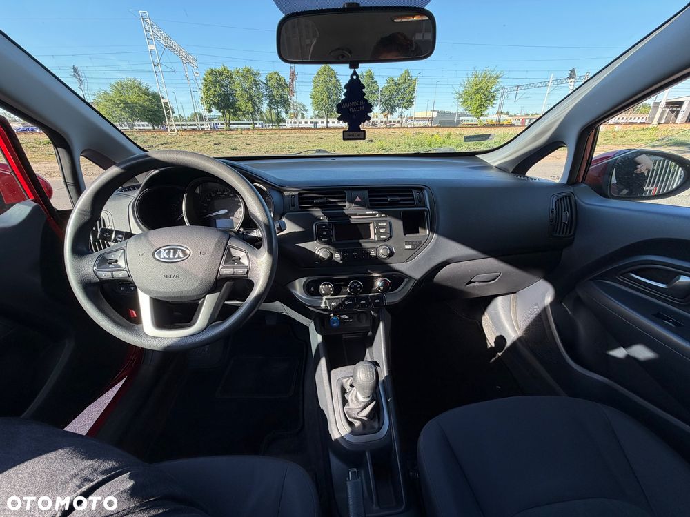 Kia Rio 1.4 M - 12