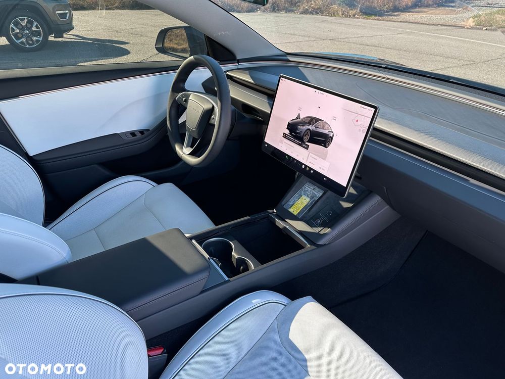 Tesla Model 3 - 16