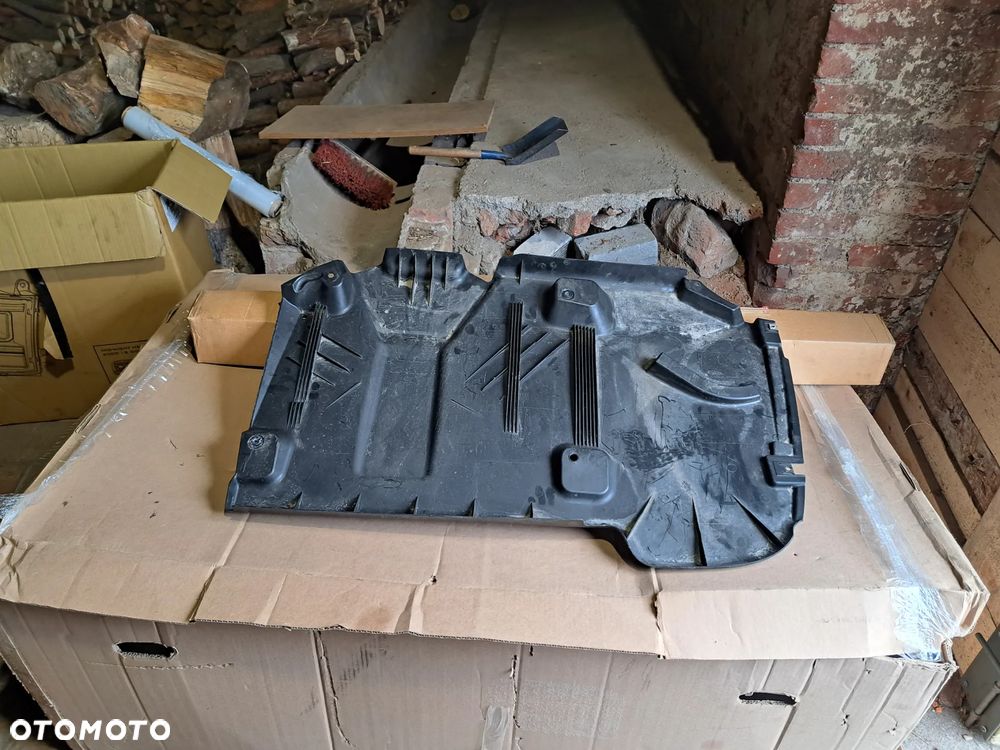 Ekran płyta osłona podwozia Mercedes E-Klasa W213 A213 A2136902600 - 2