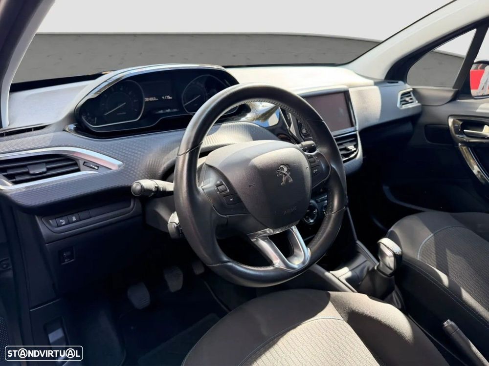 Peugeot 208 1.2 VTi SE Style — photo 4