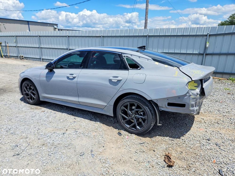 Kia K5 - 3