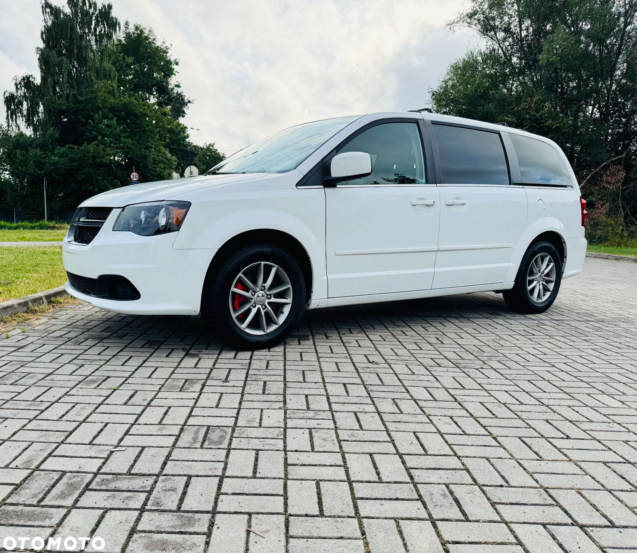 Dodge Grand Caravan 3.6 R/T - 9