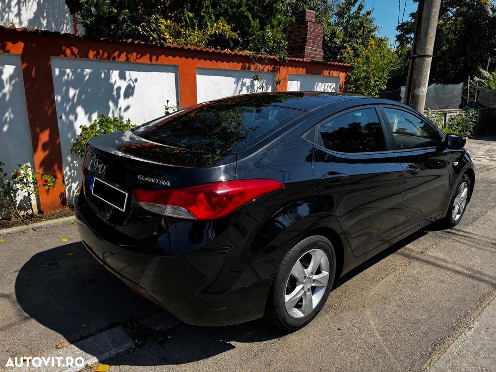 Hyundai Elantra 1.6 MPi Highway - 2