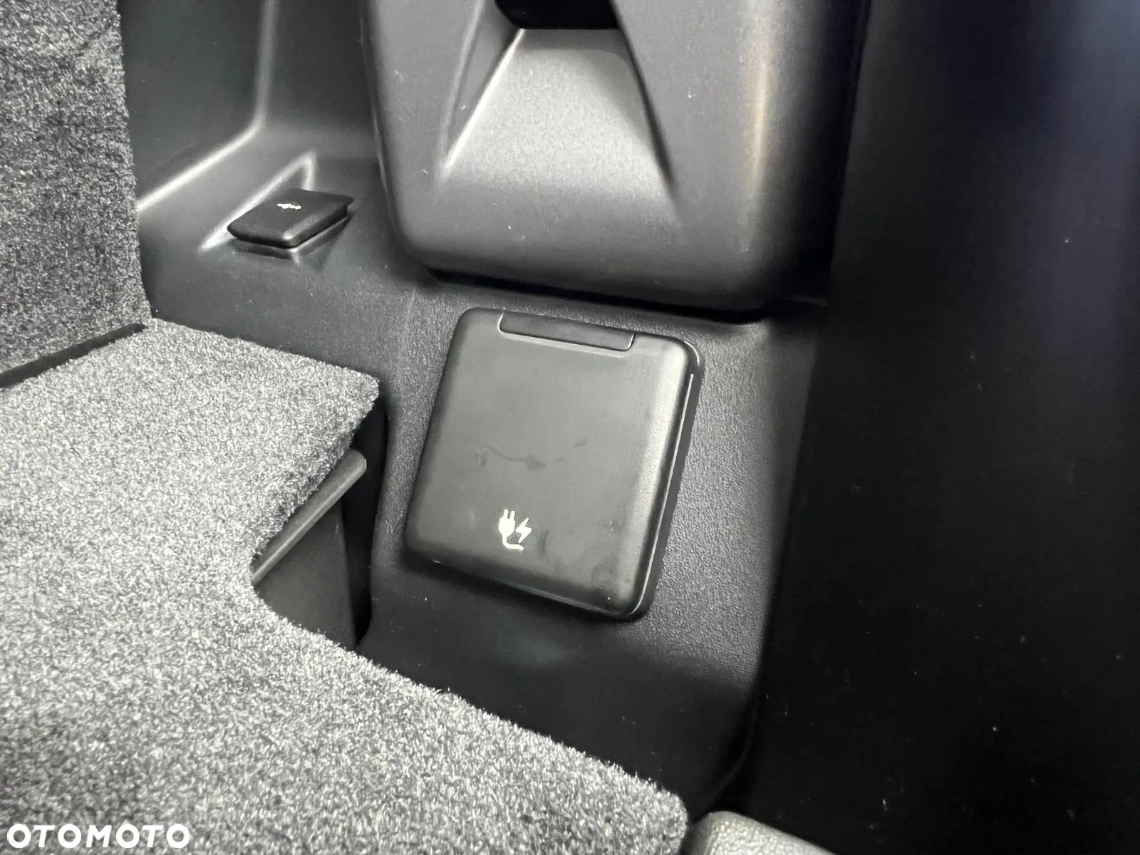 Land Rover Defender - 23