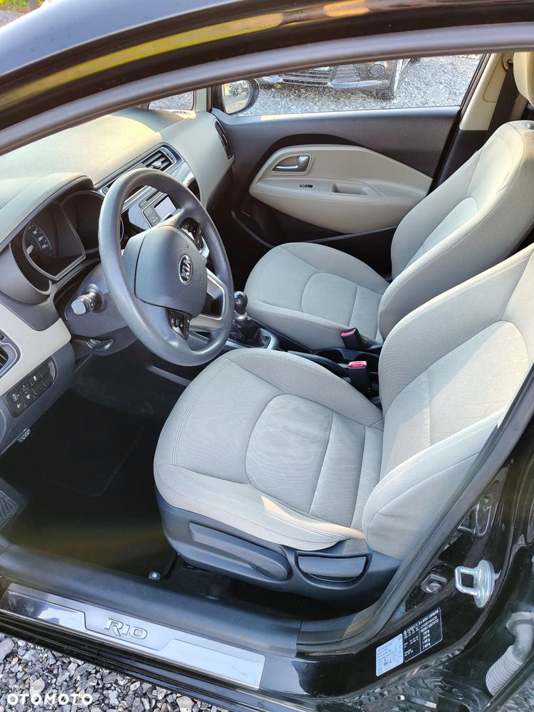Kia Rio - 11