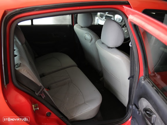 Renault Clio 1.5 dCi Authentique - 10