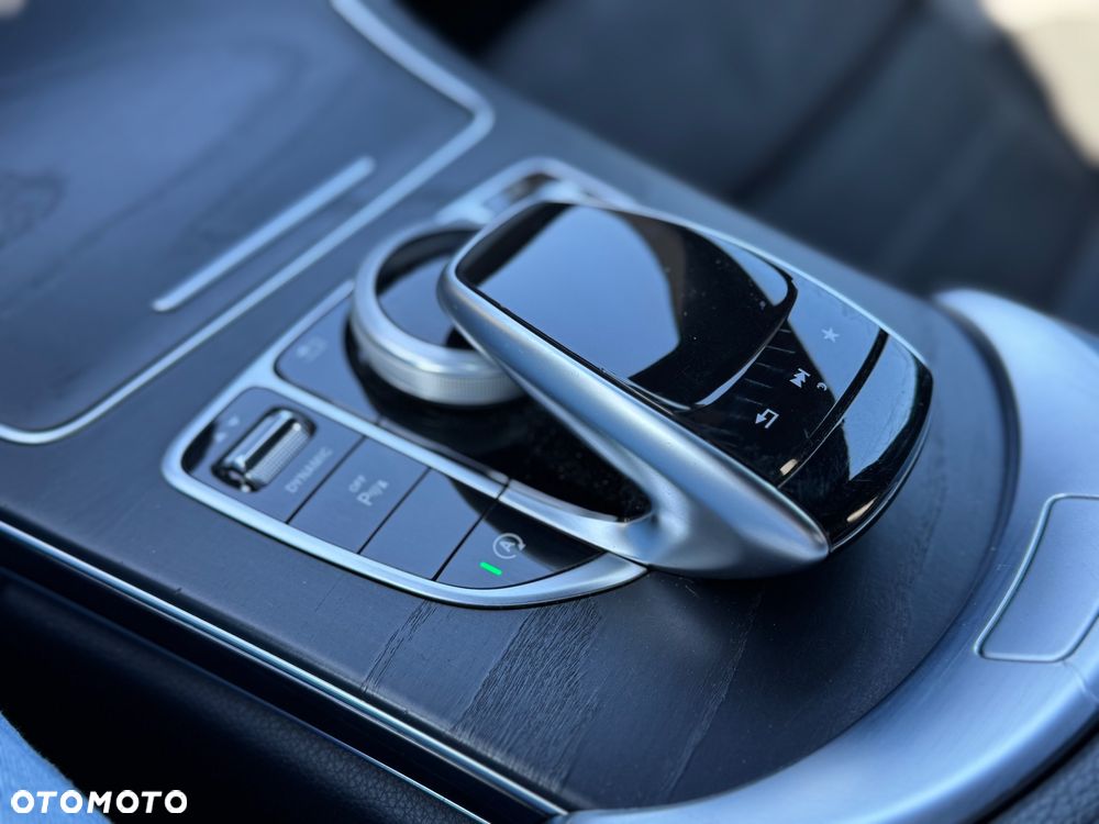 Mercedes-Benz Klasa C 200 7G-TRONIC AMG Line - 18